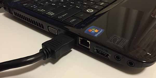ノートパソコン液晶ディズプレイ故障_HDMIのPC接続画像
